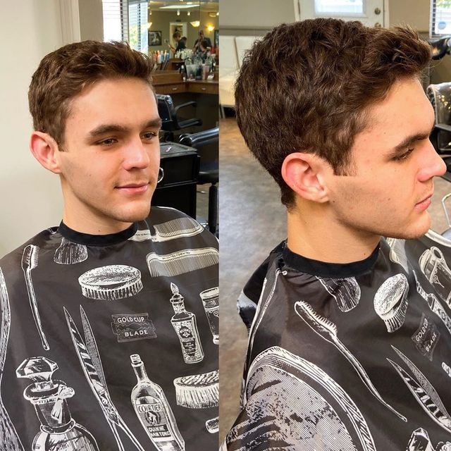 Чоловічі стрижки 2020: модні ідеї і зачіски для чоловіків у фото - фото 375881