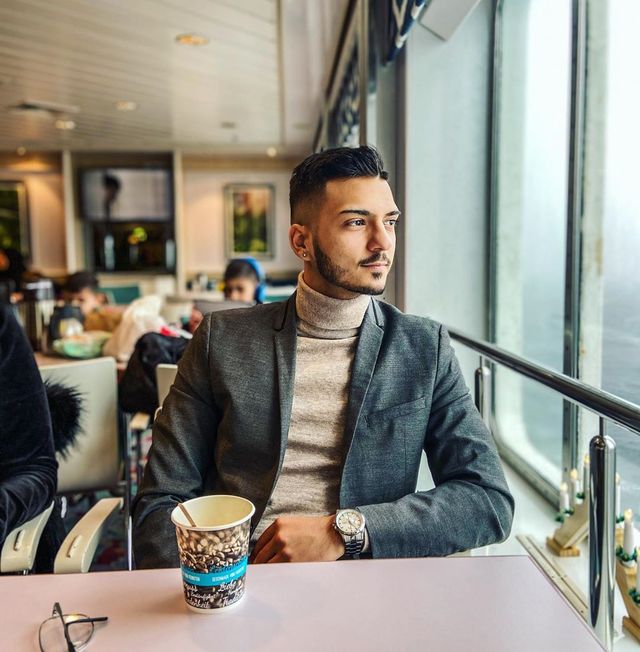 Чоловічі стрижки 2020: модні ідеї і зачіски для чоловіків у фото - фото 375886