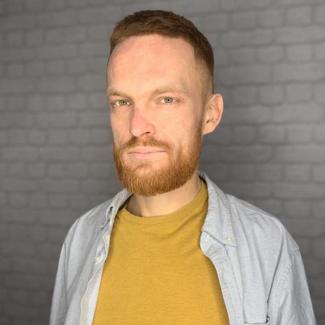 Чоловічі стрижки 2020: модні ідеї і зачіски для чоловіків у фото - фото 375891