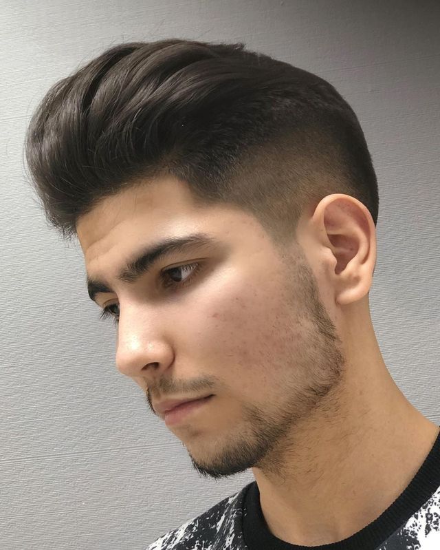 Чоловічі стрижки 2020: модні ідеї і зачіски для чоловіків у фото - фото 375895