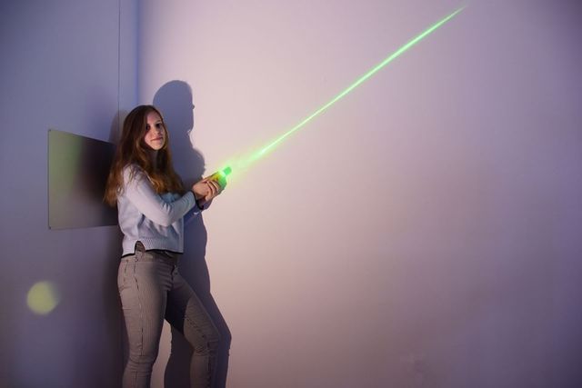 Студентка створила світловий меч джедаїв - фото 376051