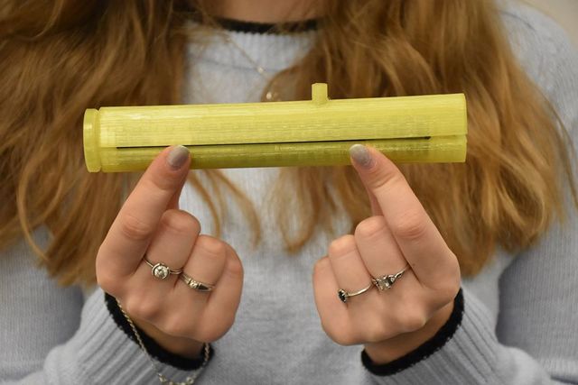 Студентка створила світловий меч джедаїв - фото 376052