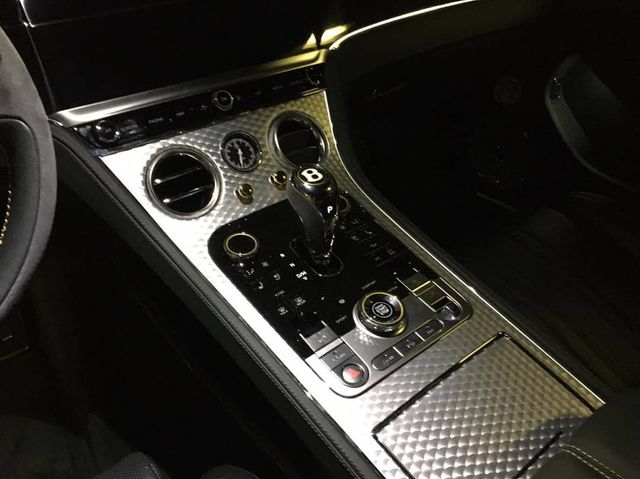 Таких у світі лише 100: в Україну привезли новеньке Bentley лімітованої серії - фото 376141