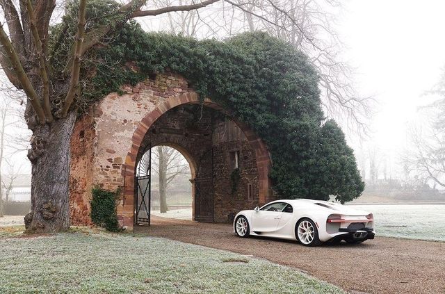 Представлено єдиний у світі Bugatti Chiron з салоном Hermès - фото 376326