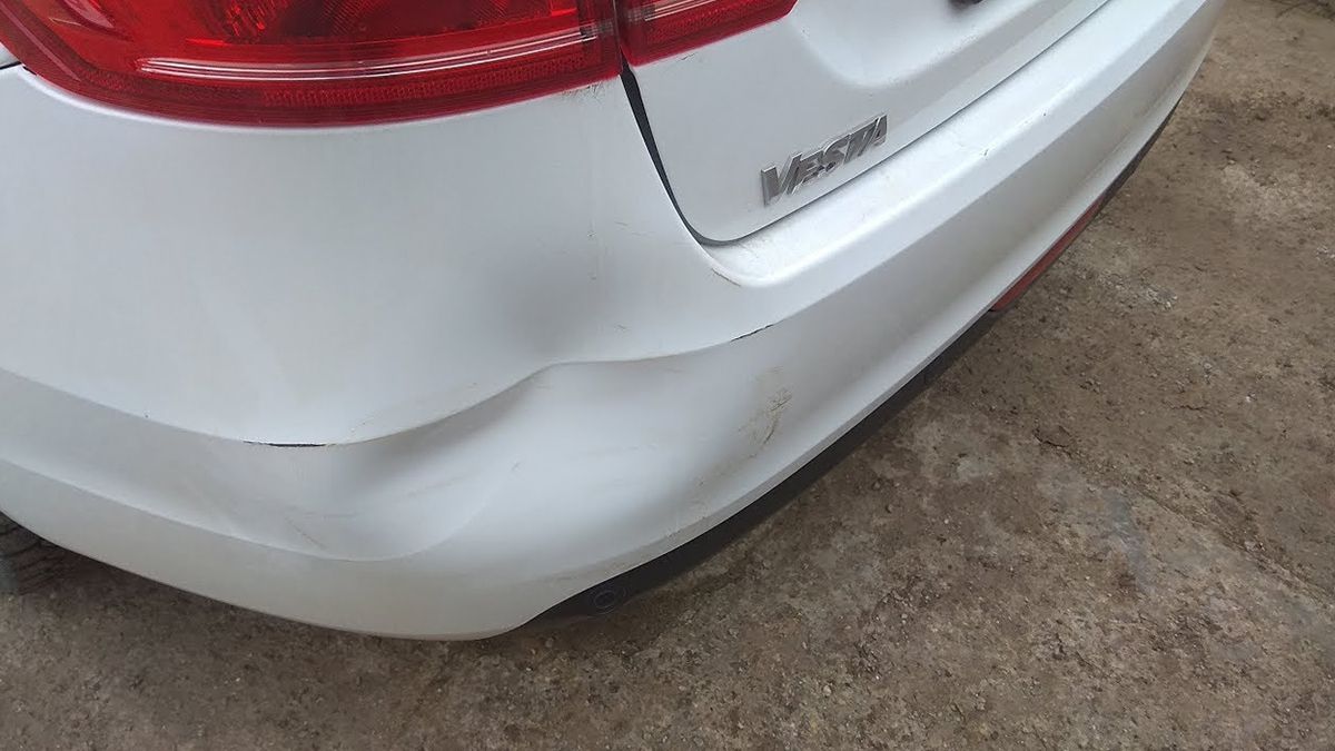 Лайфак для водіїв: як легко прибрати вм'ятину на бампері, використовуючи чайник - фото 1