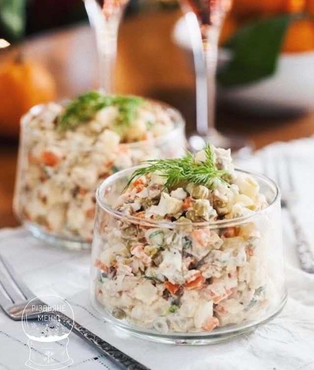 Олів'є на Новий рік 2025: прості та цікаві рецепти приготування салату у фото - фото 376477