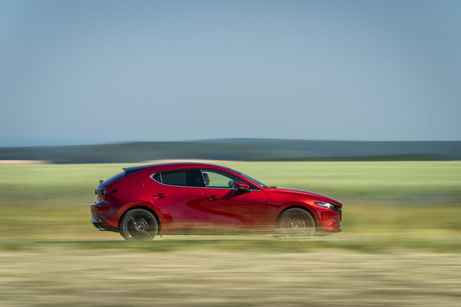 Через дефект у світі відкликають 35 тисяч Mazda3