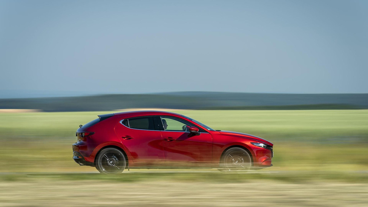 Наразі у США відкликають 35 тисяч Mazda3 - фото 1
