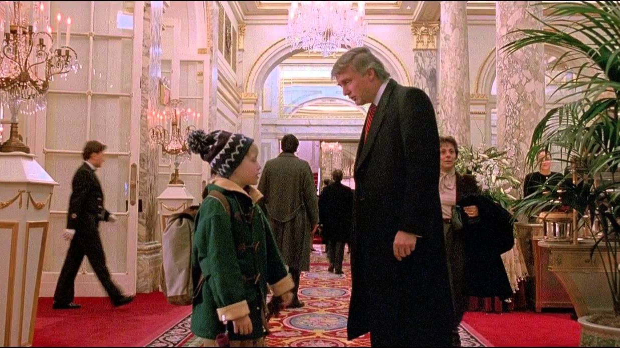 Трамп пожартував про вирізану сцену з його участю з Сам удома 2 в Канаді - фото 1