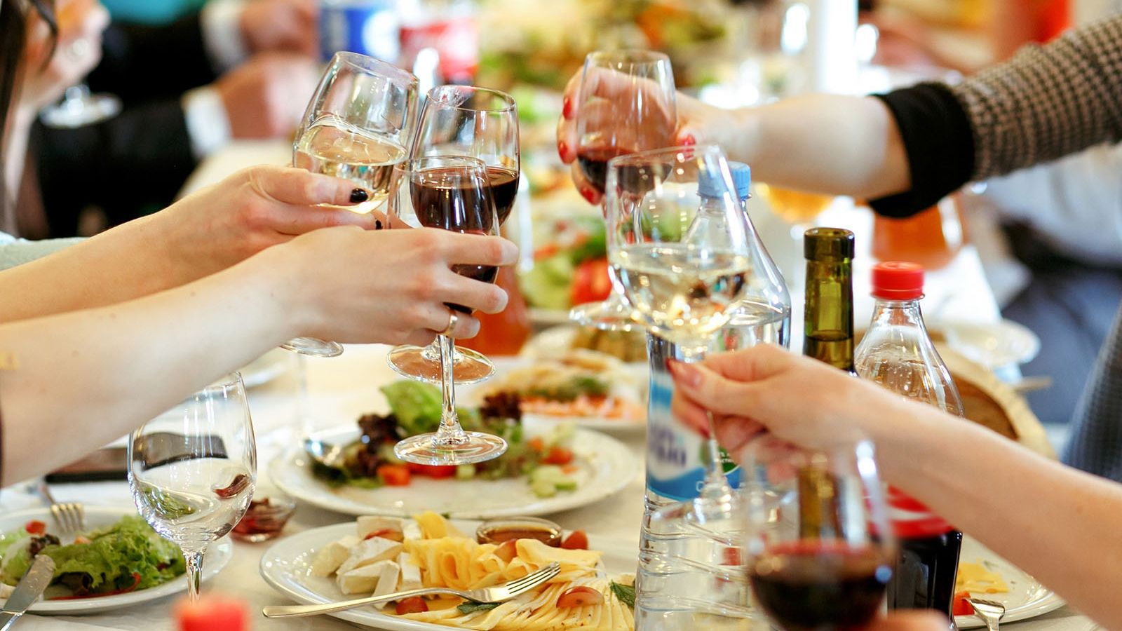 Супрун розповіла українцям, як правильно закушувати алкоголь