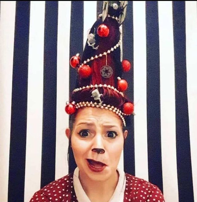 Ялинка замість зачіски: кумедні фото, які змусять усміхнутись - фото 377154