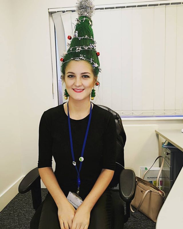 Ялинка замість зачіски: кумедні фото, які змусять усміхнутись - фото 377157