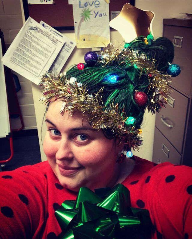 Ялинка замість зачіски: кумедні фото, які змусять усміхнутись - фото 377158