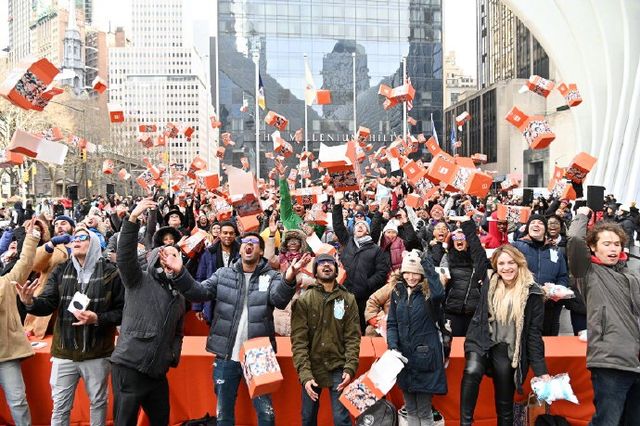 Xiaomi установила світовий рекорд з одночасного розпаковування гаджетів - фото 377406