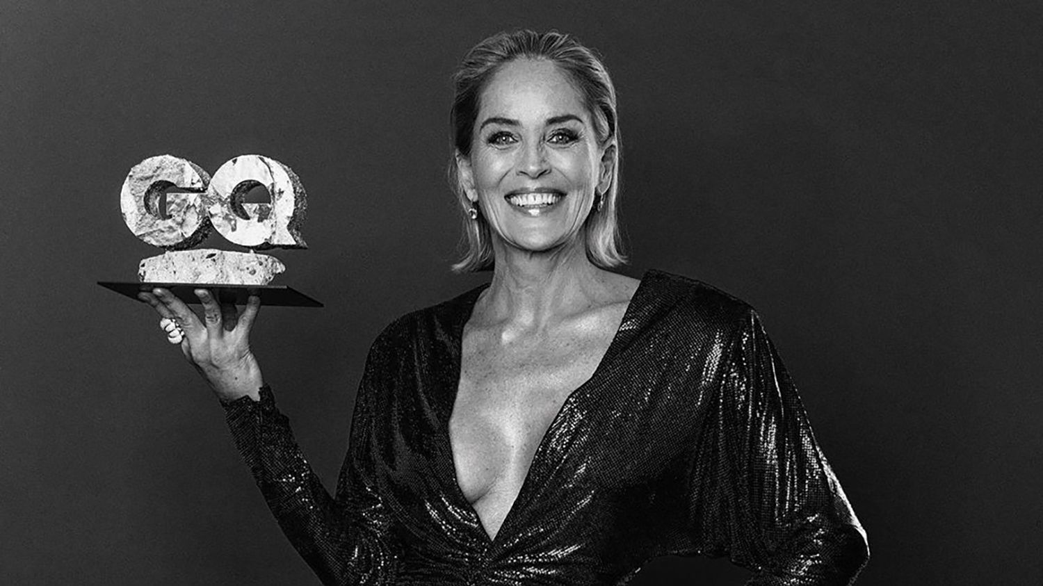 Шерон Стоун забанили на сайті для знайомств