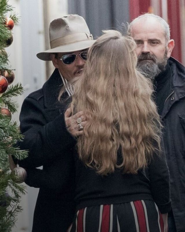 Фото Джонні Деппа з Ванессою Параді облетіли мережу - фото 377603