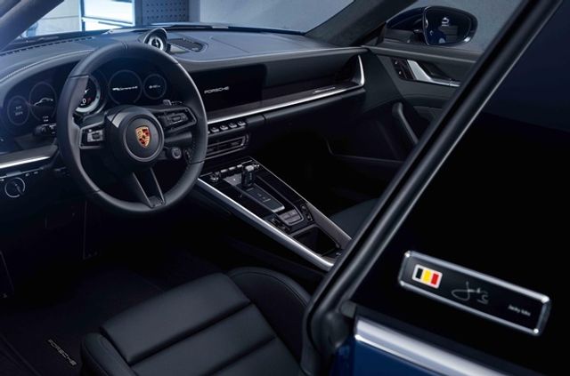 Porsche 911 вперше вийшов у спецверсії: фото - фото 377871