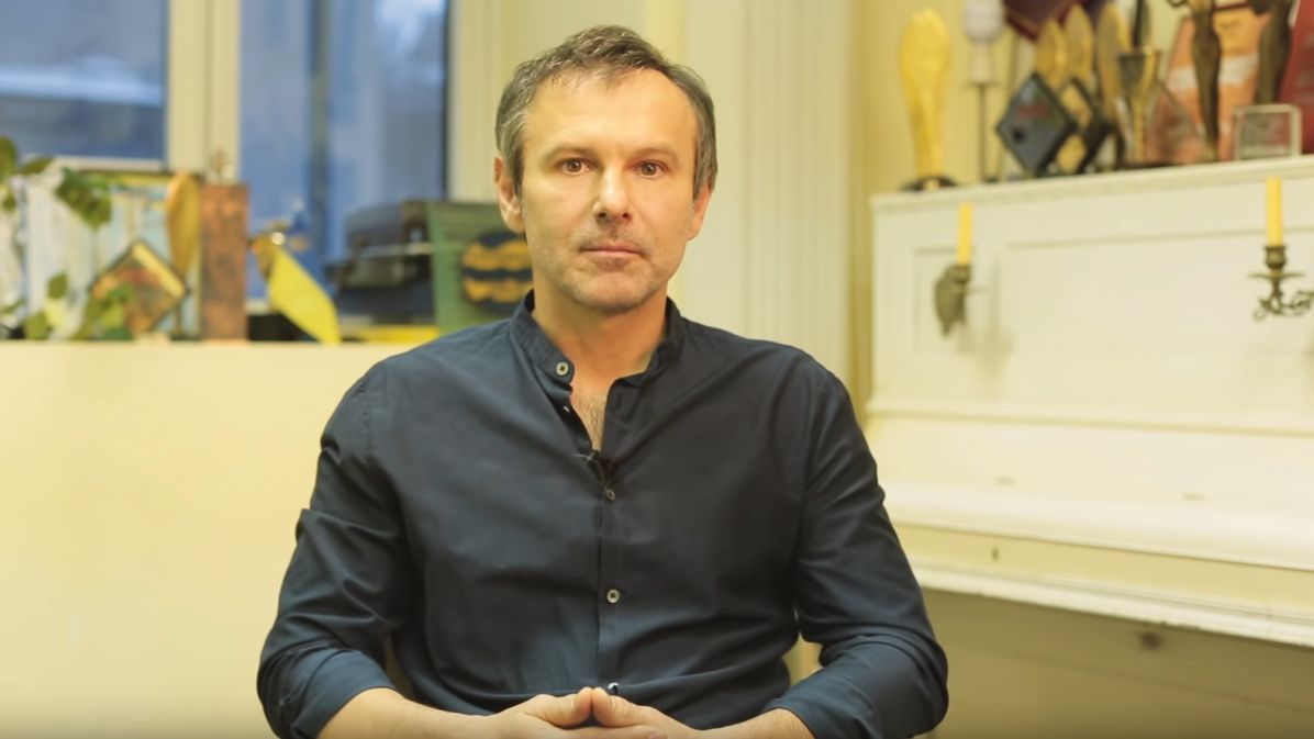 Різниця є: Вакарчук відповів на новорічне звернення Зеленського різким віршем