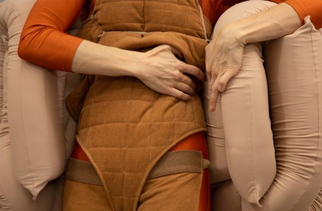 Американка створила диво-одяг на випадок апокаліпсису - фото 378125