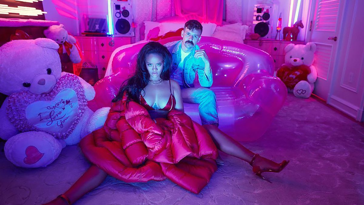 Для рекламної кампанії знялась і сама Rihanna - фото 1