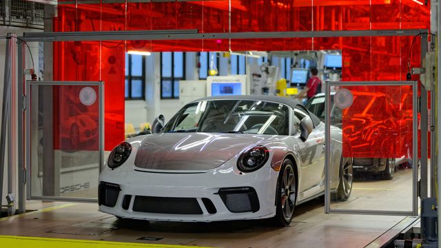 З конвеєра зійшов останній Porsche 911 старого покоління - фото 378219