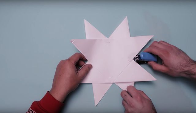 Різдвяна зірка для Вертепу своїми руками – ідеї, як зробити звізду на Коляду - фото 378401