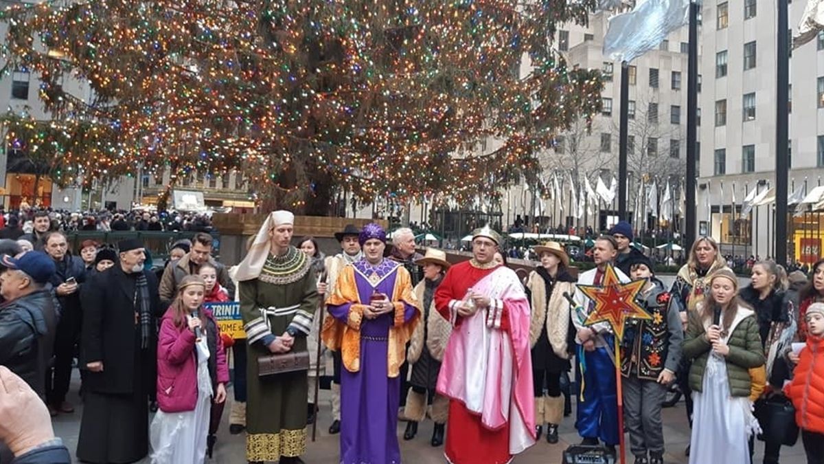 Українці влаштували вертеп біля головної ялинки Нью-Йорка: відео