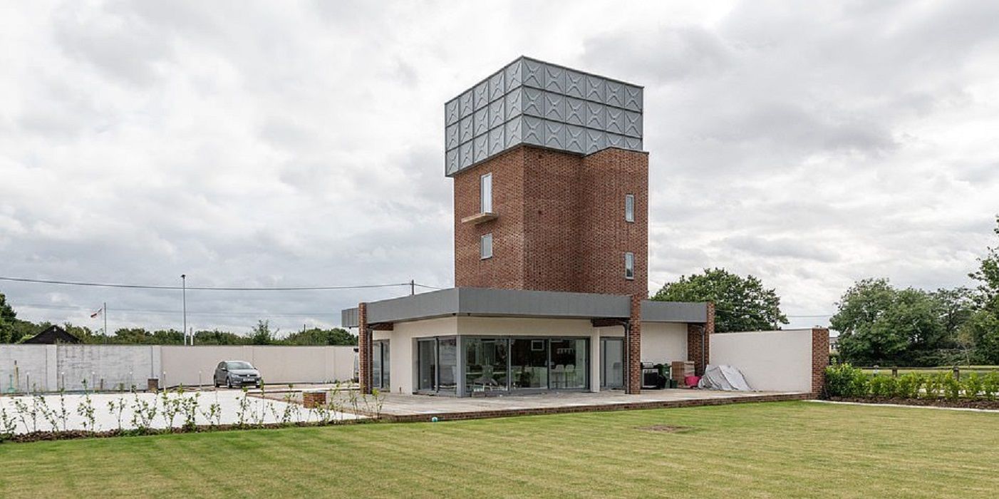 Старенька башта стала помешканням - фото 1