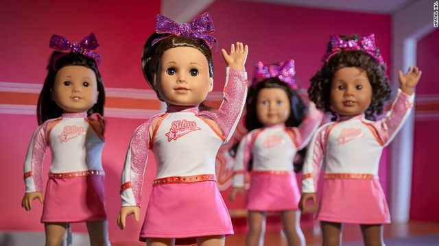 Компанія Mattel випустила першу ляльку з 'порушенням слуху' - фото 378605