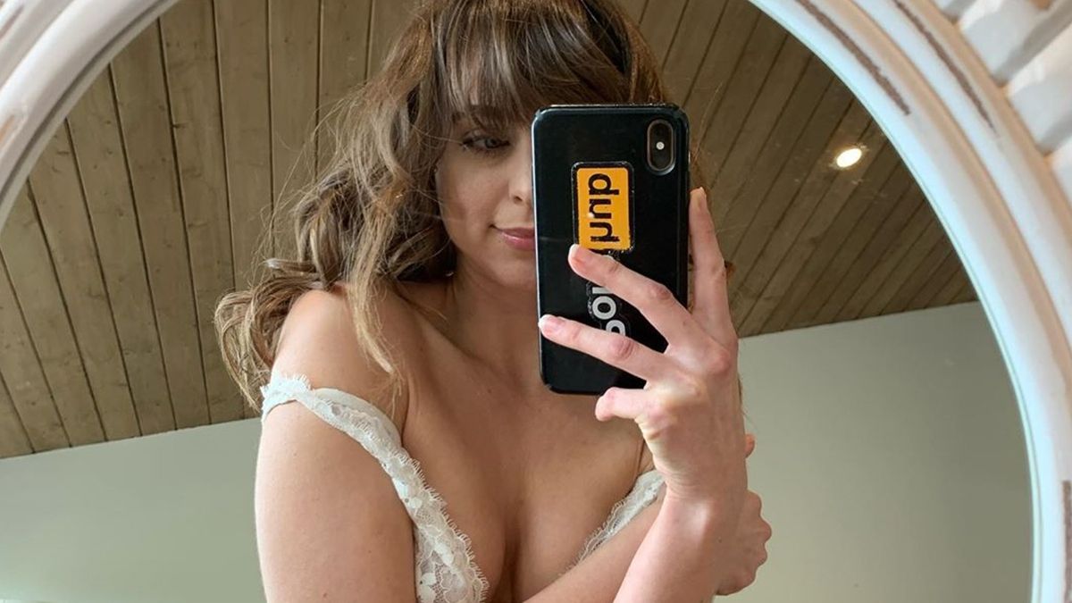 Порноактриса надсилає свої інтимні фото тим, хто допомагає коалам в Австралії (18+)