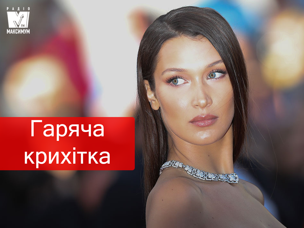 Белла Хадід знялась для гарячого календаря - фото 1