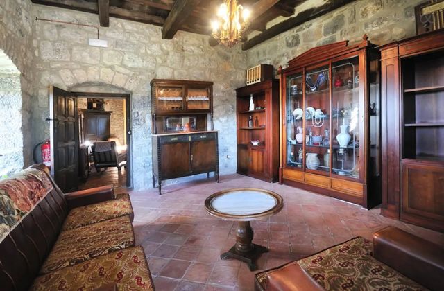 В Іспанії здають в оренду казковий замок: фото - фото 379110