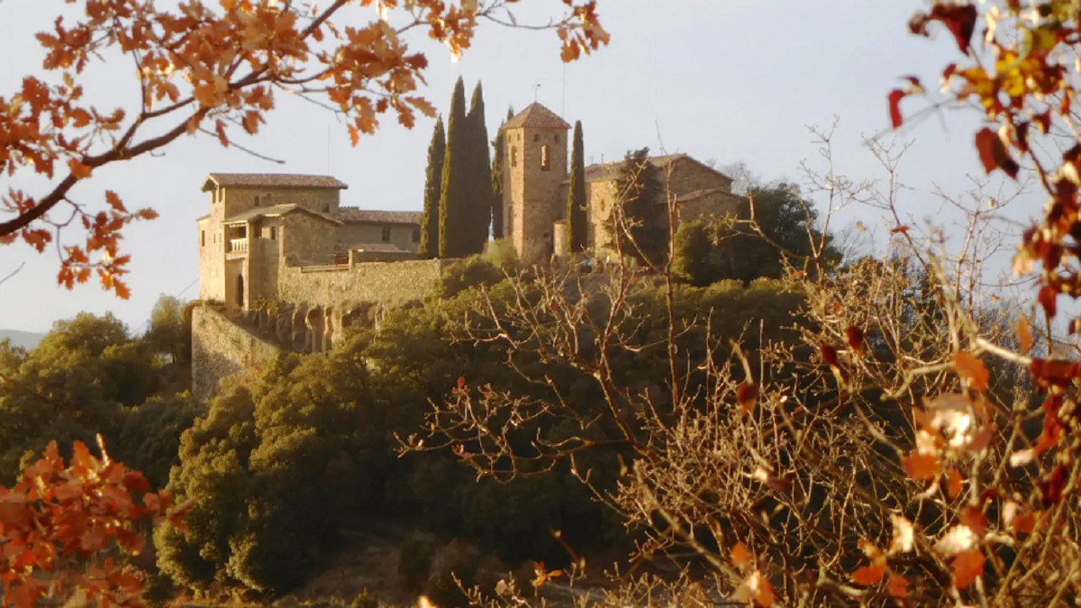 В Іспанії туристи можуть жити у замку - фото 1