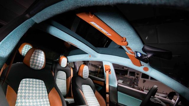 Спеціально для Tesla створили вінтажний інтер'єр: фото - фото 379286