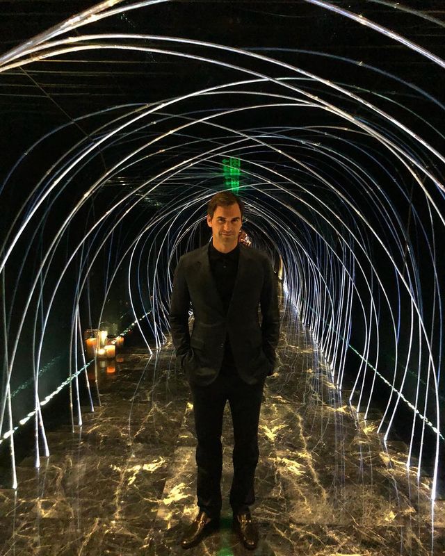 Що носить найстильніший чоловік десятиліття: 15 модних образів Роджера Федерера - фото 379331