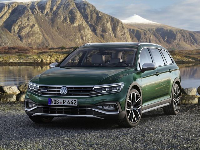 Українці купили рекордну кількість старих авто - фото 379465