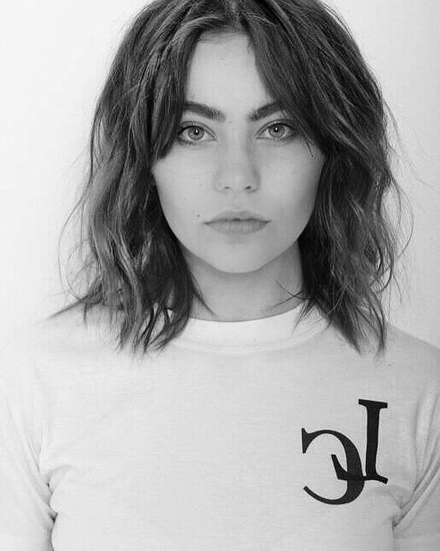 Юна візажистка з Данії прославилась через брови - фото 379594