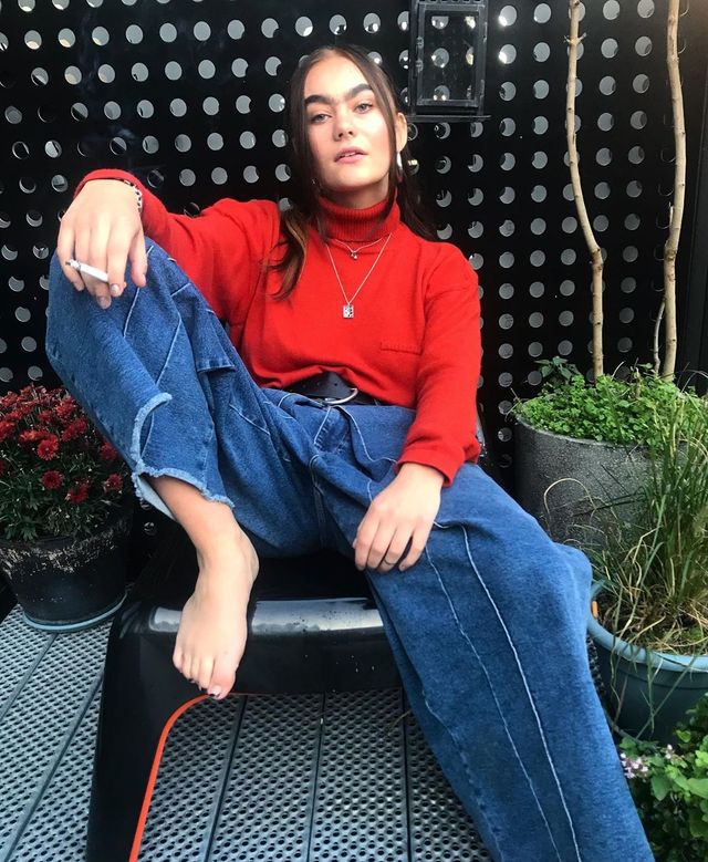 Юна візажистка з Данії прославилась через брови - фото 379595