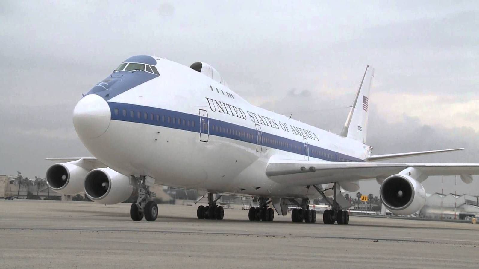 У мережі з'явилося відео, на якому показали салон літака Судного дня