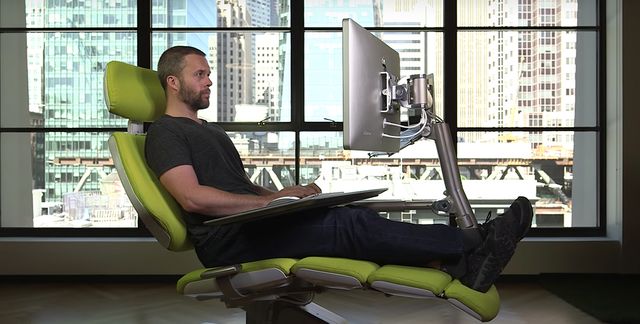 Вам сподобається: створено крісло, яке дозволяє працювати лежачи - фото 379926