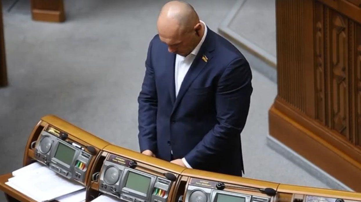 Кива знову дивився інтимні фото під час засідання Ради (18+)