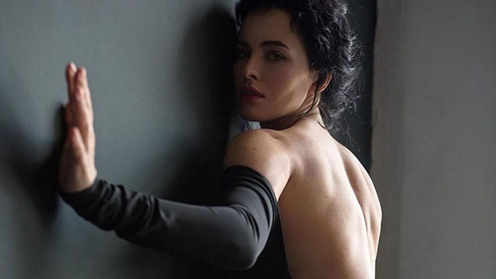 Астаф'єва у пікантному бікіні порівняла себе з Дорофєєвою