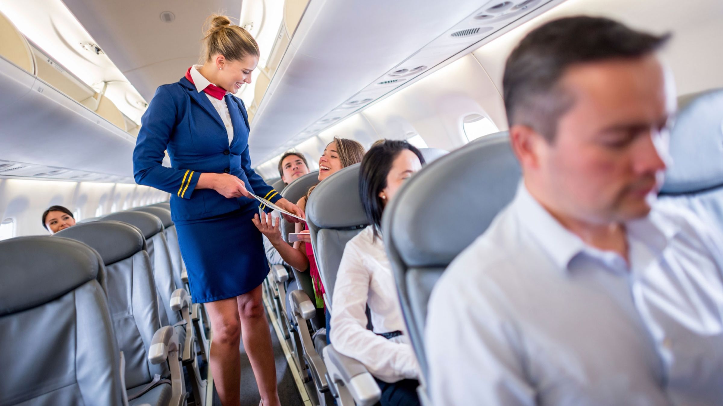 Стюардеса розповіла, як мститься хамовитим пасажирам