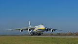 Український авіагігант Ан-124 перевіз найбільший супутник Lockheed Martin: відео