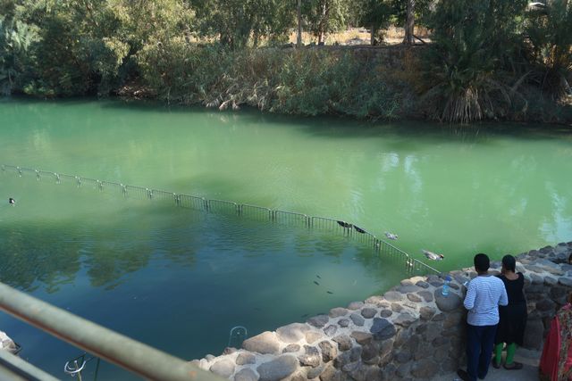 Хрещення Господнє: як виглядає річка Йордан, у якій хрестили Ісуса - фото 380599