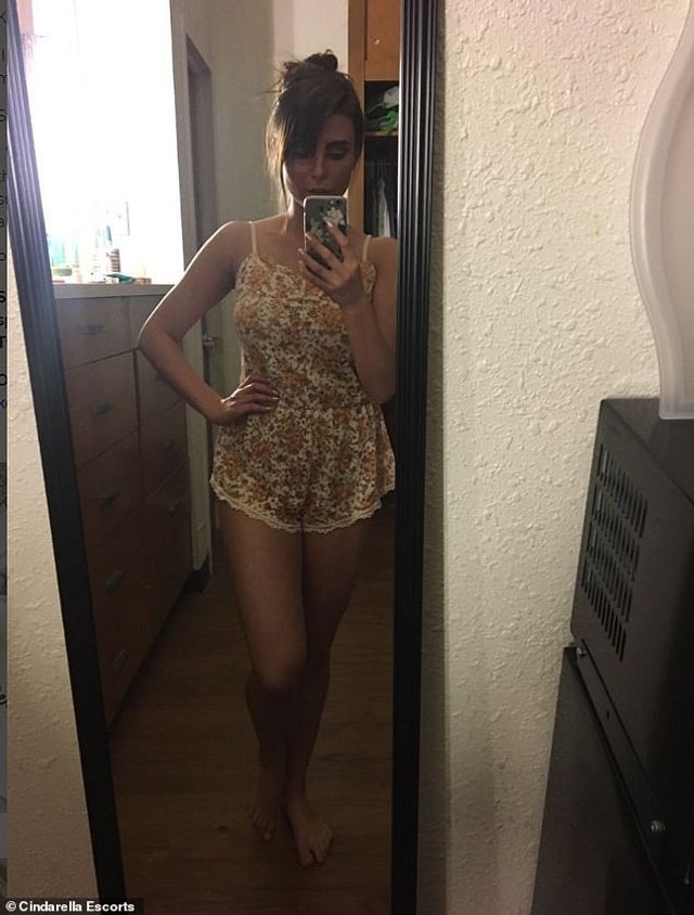 Спокуслива українка продала цноту за шалену суму: фото красуні - фото 380625