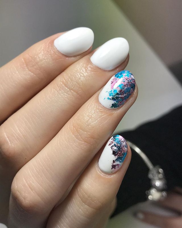 Манікюр 2020: модні ідеї, кольори та довжина нігтів, які будуть в тренді - фото 380657