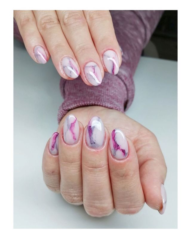 Манікюр 2020: модні ідеї, кольори та довжина нігтів, які будуть в тренді - фото 380664