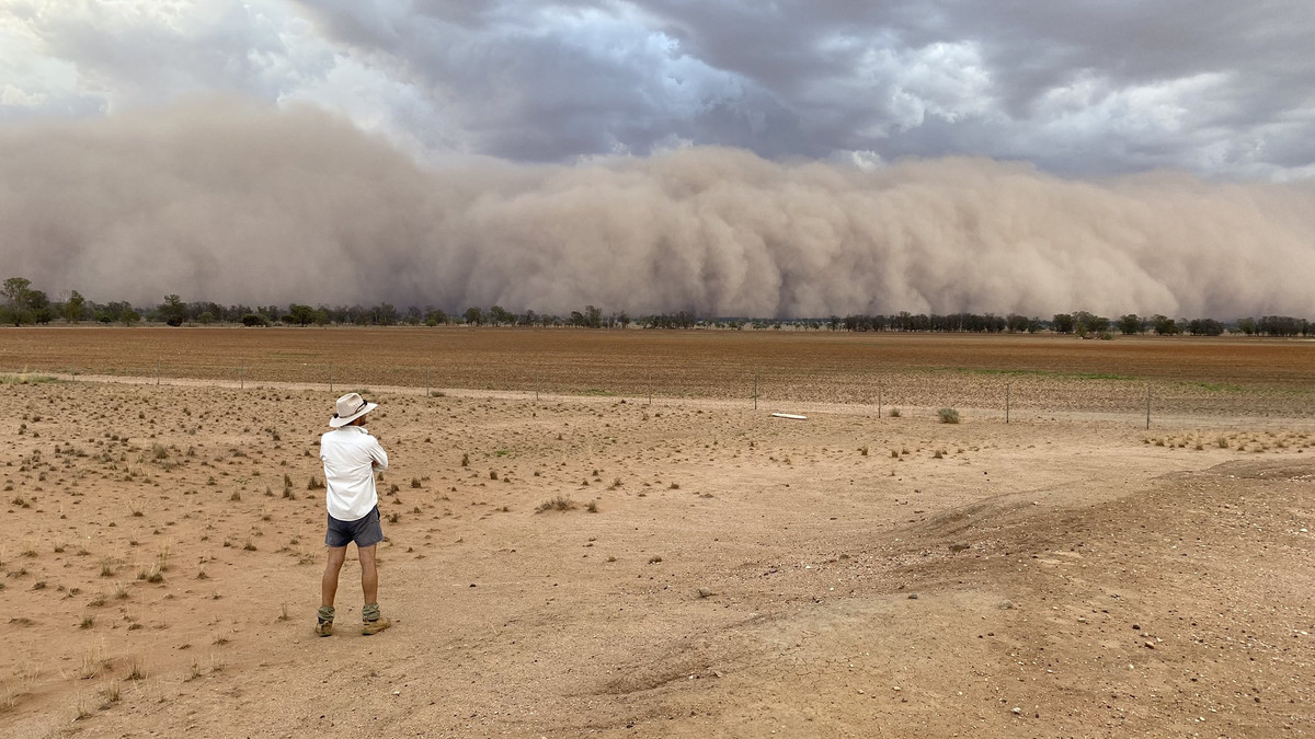 Австралію накрили пилові бурі: вражаюче відео - фото 1