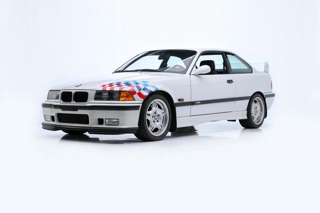 Понад 20 автомобілів і мотоциклів зірки Форсажу пішли з молотка - фото 381038